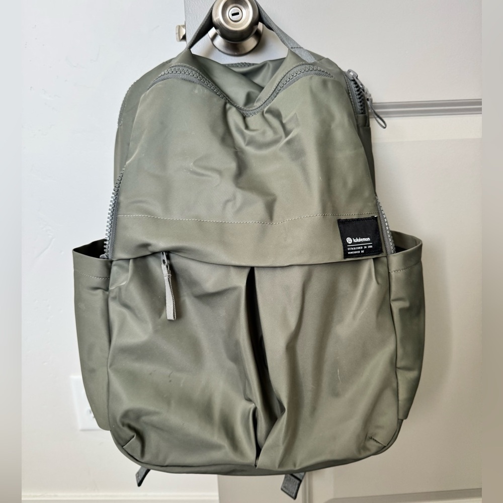 Lululemon Everyday Backpack 21L